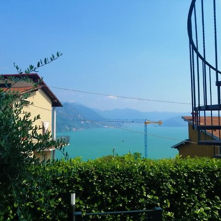 Iseolakerental - Appartamento Chiara Riva di Solto Exterior foto